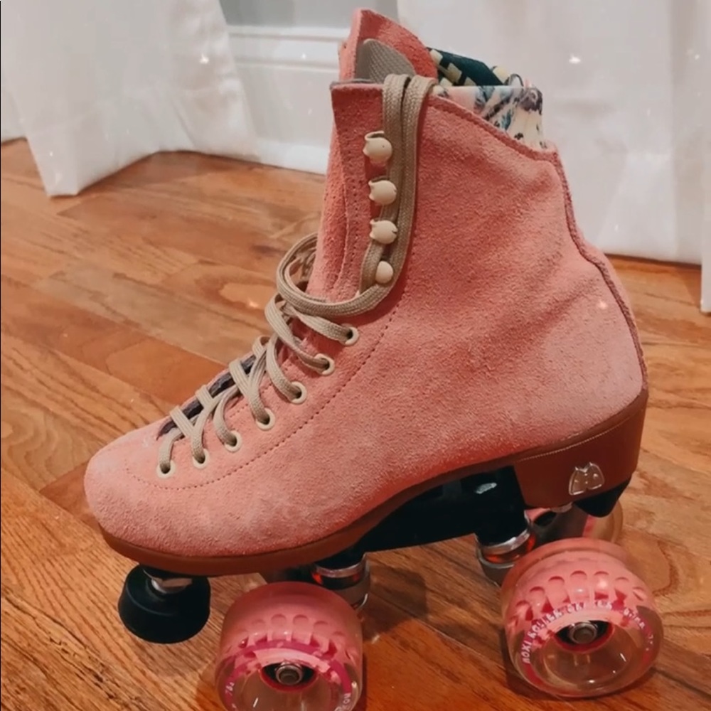 Moxi lolly strawberry pink size 4 (read description)